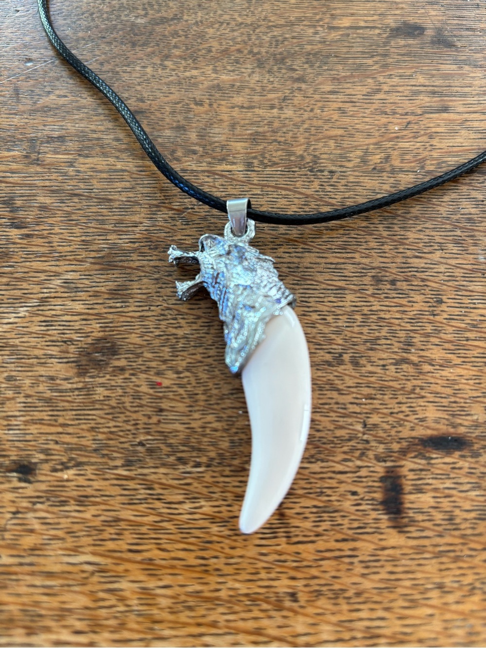 Wolf ahead Tooth Pendant Necklace